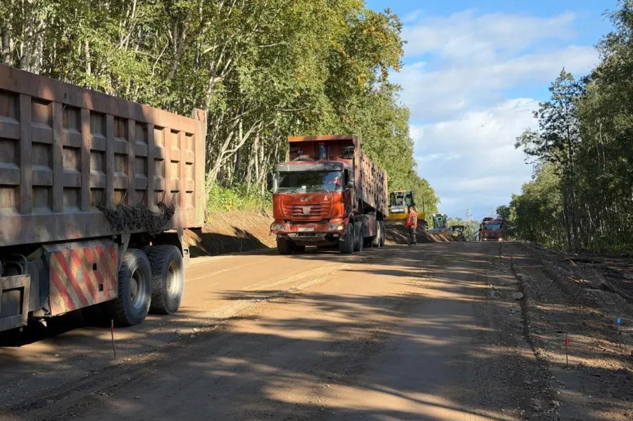 В Петропавловске-Камчатском асфальтируют дорогу к микрорайону Долиновка. Фото: kamgov.ru. Фотография 2