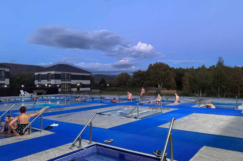 Землетрясения приостановили работу бассейна на популярной турбазе на Камчатке. kamgov.ru