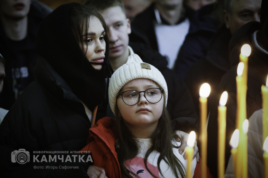 Рождественская служба в соборе Святой Троицы на Камчатке (фоторепортаж). Фото: «Камчатка Сегодня» \ Игорь Сафончик. Фотография 67