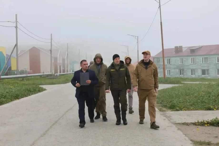 Транспорт, связь и рыболовство: губернатор взял под контроль проблемные вопросы Никольского. МАХ-канал Владимира Солодова. 
