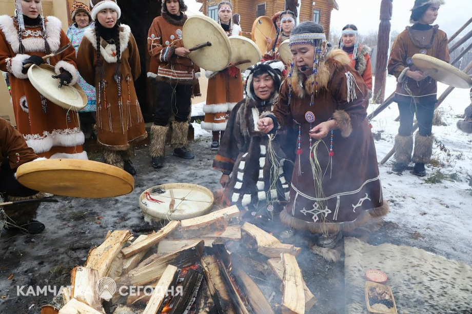 Корякский обрядовый праздник Хололо отметили в Петропавловске-Камчатском. Фоторепортаж. Фото: Виктор Гуменюк\ИА "Камчатка". Фотография 25