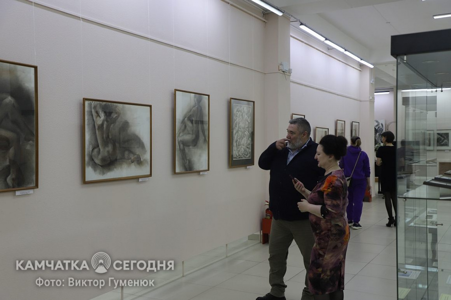 Открытие персональной выставки художника Владимира Заочного «Ах, эта графика». Фоторепортаж. . Фотография 23