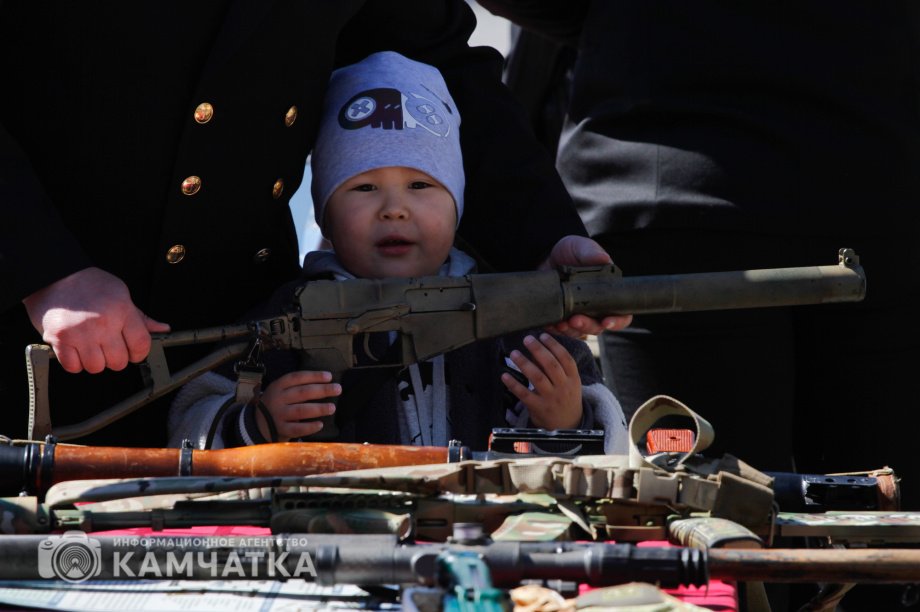 День пограничника празднуют на Камчатке (фоторепортаж). Фото: ИА «Камчатка» / Игорь Сафончик. Фотография 43