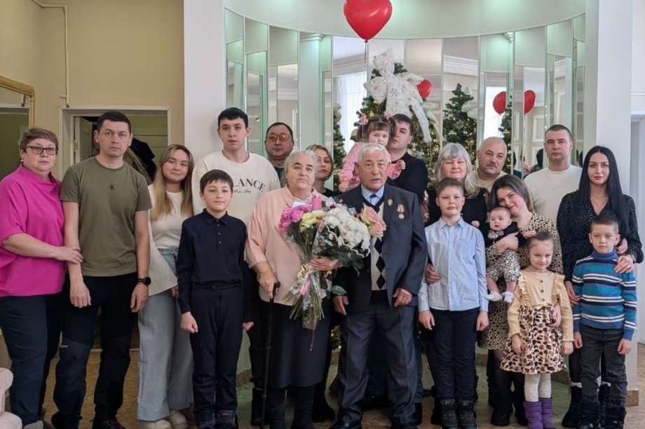 Любовь сквозь десятилетия: Камчатка чествовала бриллиантовых юбиляров. Фото: Агентство ЗАГС. Фотография 2