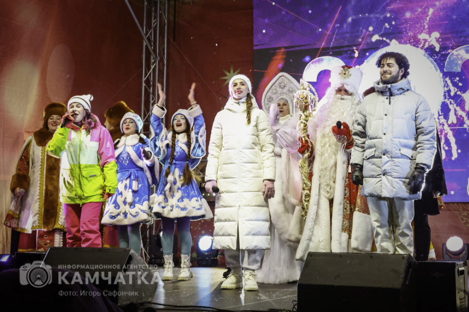 Новогодняя ночь в Петропавловске-Камчатском (фоторепортаж). . Фотография 57
