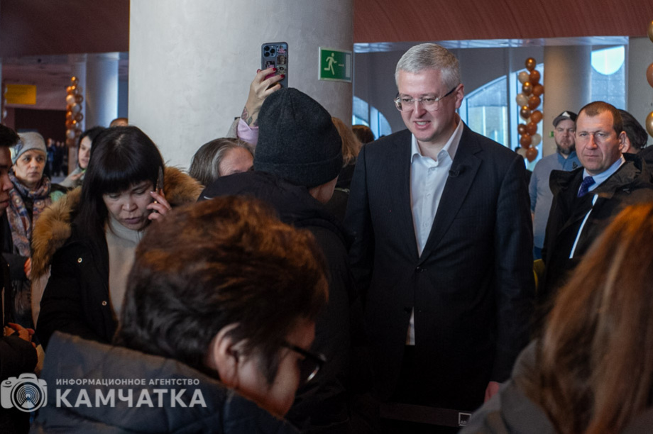 Владимир Солодов: Новый терминал аэропорта Елизово — комфорт и удобство для пассажиров. . Фотография 24