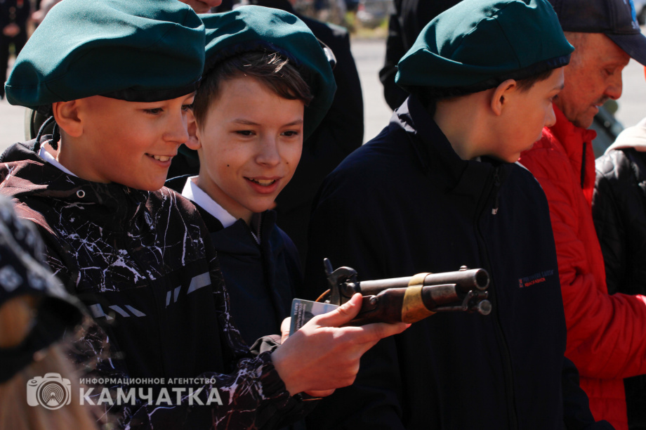 День пограничника празднуют на Камчатке (фоторепортаж). Фото: ИА «Камчатка» / Игорь Сафончик. Фотография 41