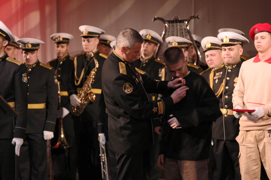 Наградили и поздравили с праздником военнослужащих Камчатки. фото: kamgov.ru
