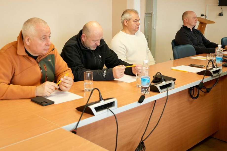 Традиционное совещание перед началом «Путины - 2024» состоялось в Усть-Камчатске. Фото: https://t.me/bondarenko_ukmr. Фотография 2