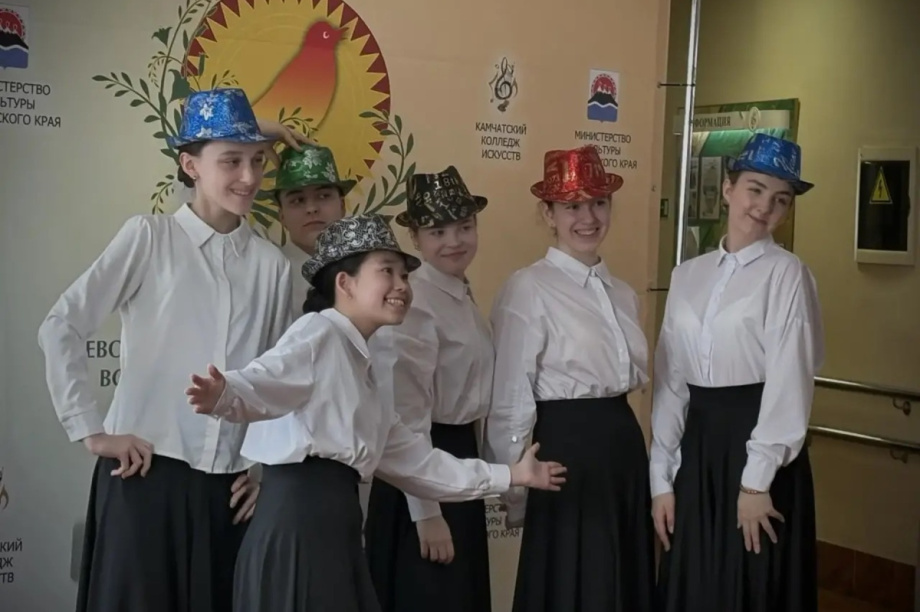 Ансамбль из камчатской столицы взял Гран-при фестиваля «Весенние голоса». . Фотография 1