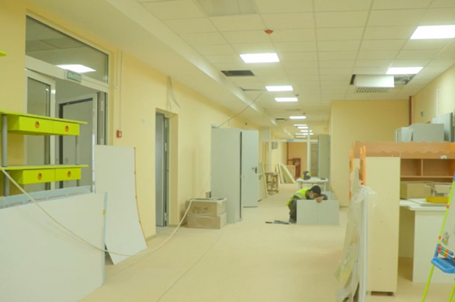 Ирина Унтилова оценила ход завершения строительства детского сада в Петропавловске. 