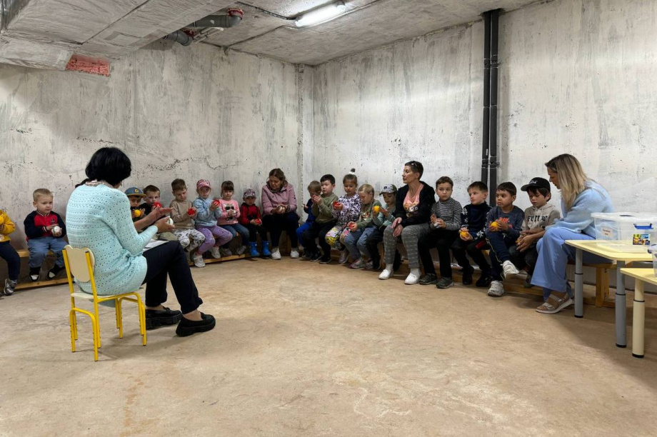 Учения по гражданской обороне прошли в детском саду №3 в столице Камчатки. Фото: kamgov.ru. Фотография 7