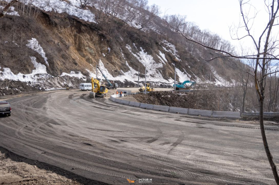 На улице Высотной в столице Камчатки кипит работа  . Фото: Устой-М. Фотография 3