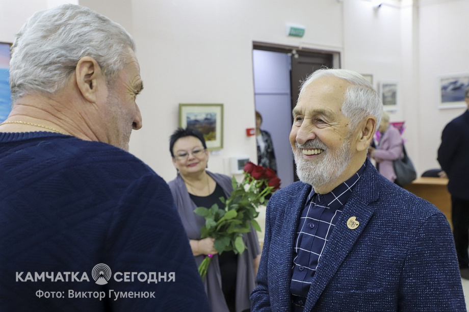 Открытие персональной юбилейной выставки Виталия Шохина «Мой вернисаж» на Камчатке. Фоторепортаж. Фото: Виктор Гуменюк\ИА "Камчатка". Фотография 13