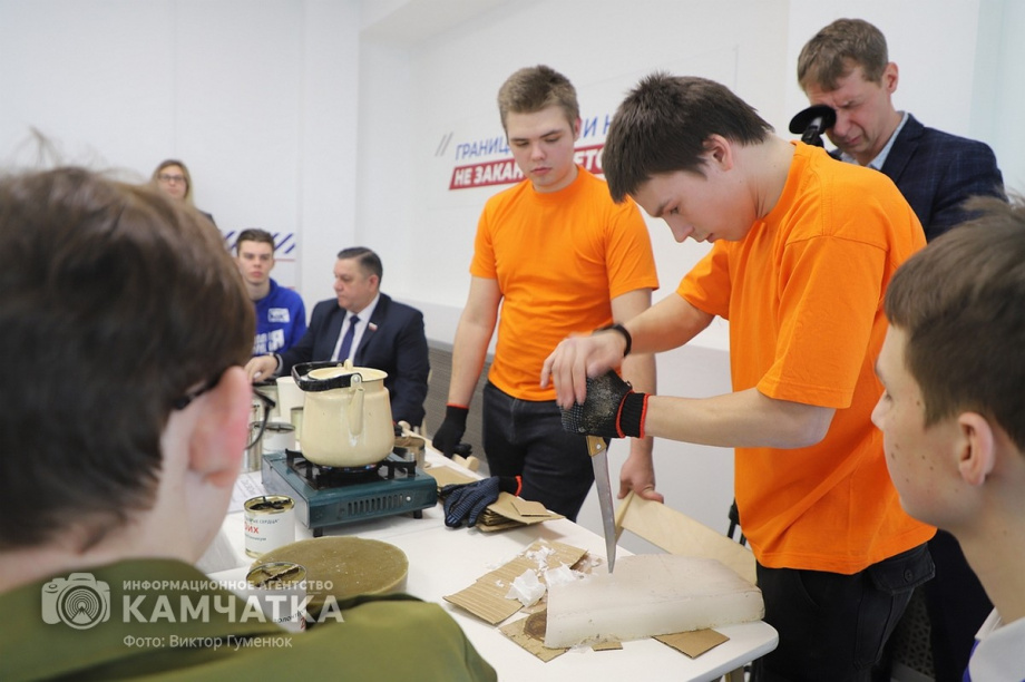 Штаб общественной поддержки открыт в краевой столице Камчатки. Фото:Виктор Гуменюк. Фотография 72