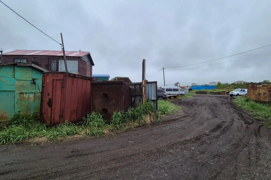 В микрорайоне Авача Петропавловска-Камчатского демонтируют незаконные гаражи и постройки. ПКГО. Фотография 8