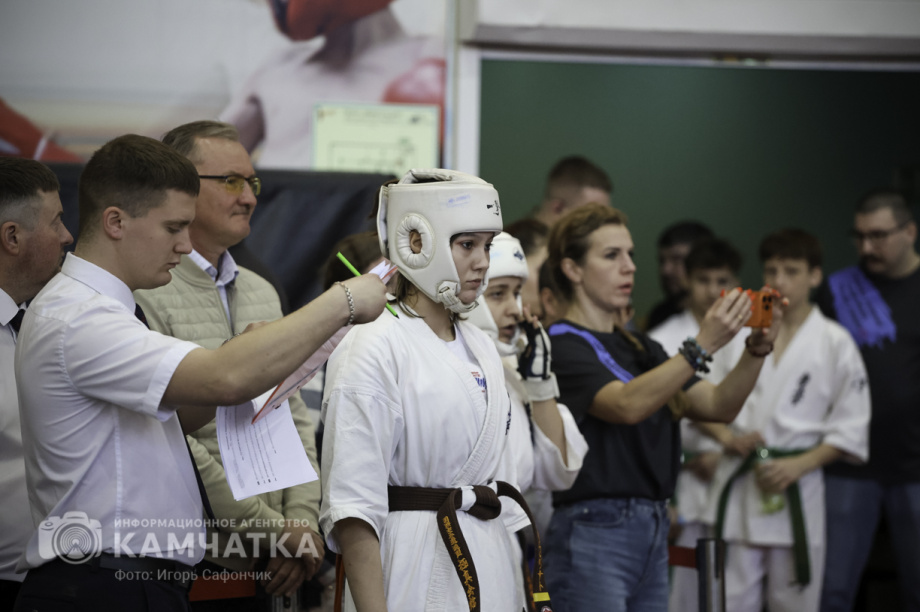 На Камчатке состоялся Чемпионат и первенство ДФО по каратэ-киокусинкай (фоторепортаж). Фото: «Камчатка Сегодня» \ Игорь Сафончик. Фотография 54