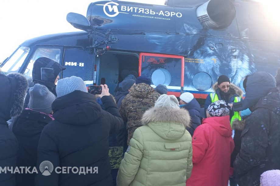 Жители села Седанка проводили своих земляков, вызвавшихся добровольцами на СВО. Фоторепортаж. фото: Светлана Захарова. Фотография 13