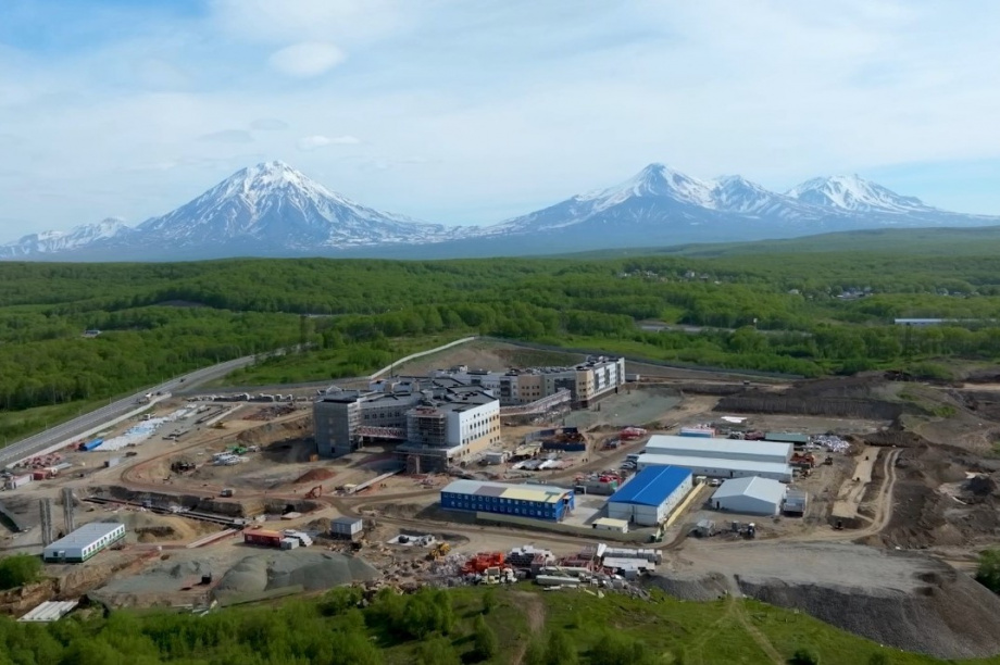 Монтаж первого оборудования начали в здании новой Камчатской краевой больницы. Фото: kamgov.ru. Фотография 2