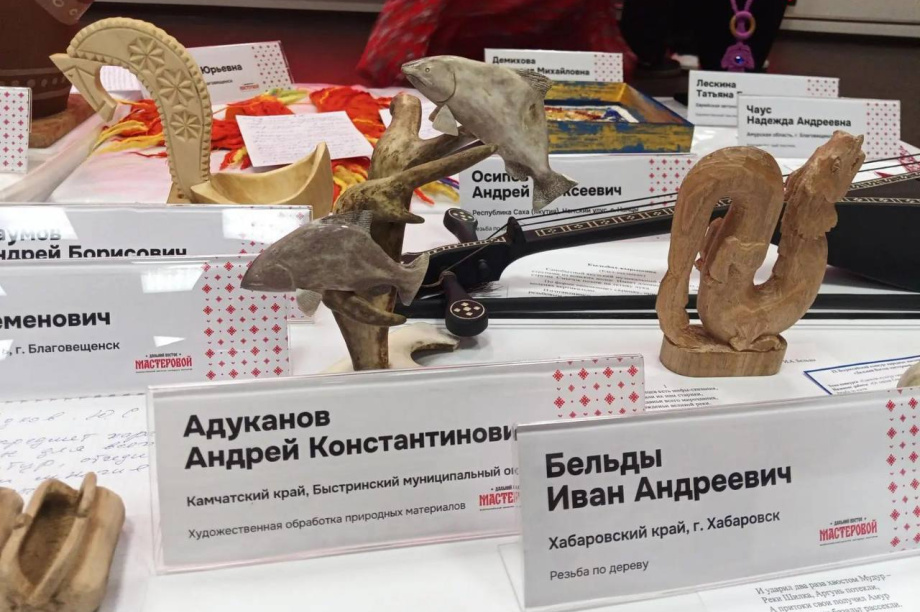 Камчатский косторез стал победителем всероссийского конкурса «Дальний Восток мастеровой». Фото: kamgov.ru. Фотография 2