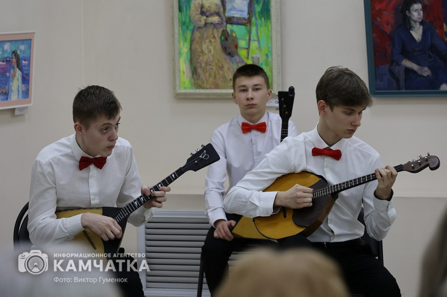 Художественная выставка «Место встречи» открылась на Камчатке. Фоторепортаж. фото: Виктор Гуменюк. Фотография 18