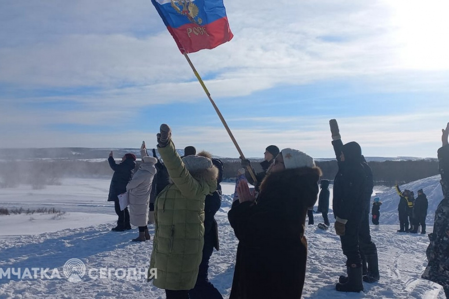Жители села Седанка проводили своих земляков, вызвавшихся добровольцами на СВО. Фоторепортаж. фото: Светлана Захарова. Фотография 1