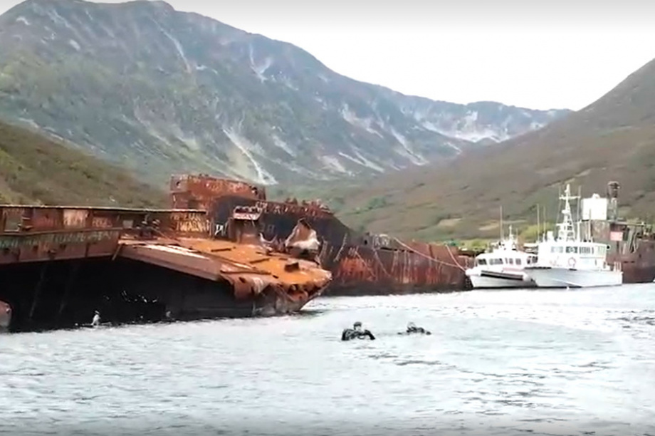 Совместные тренировки водолазов МЧС  прошли на Камчатке . фото: МЧС РФ по Камчатскому краю  . Фотография 8