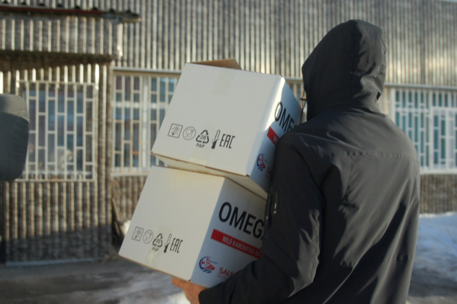 Камчатским медикам в «красные зоны» завезли биодобавку «Омега-3». Фото: правительство Камчатского края