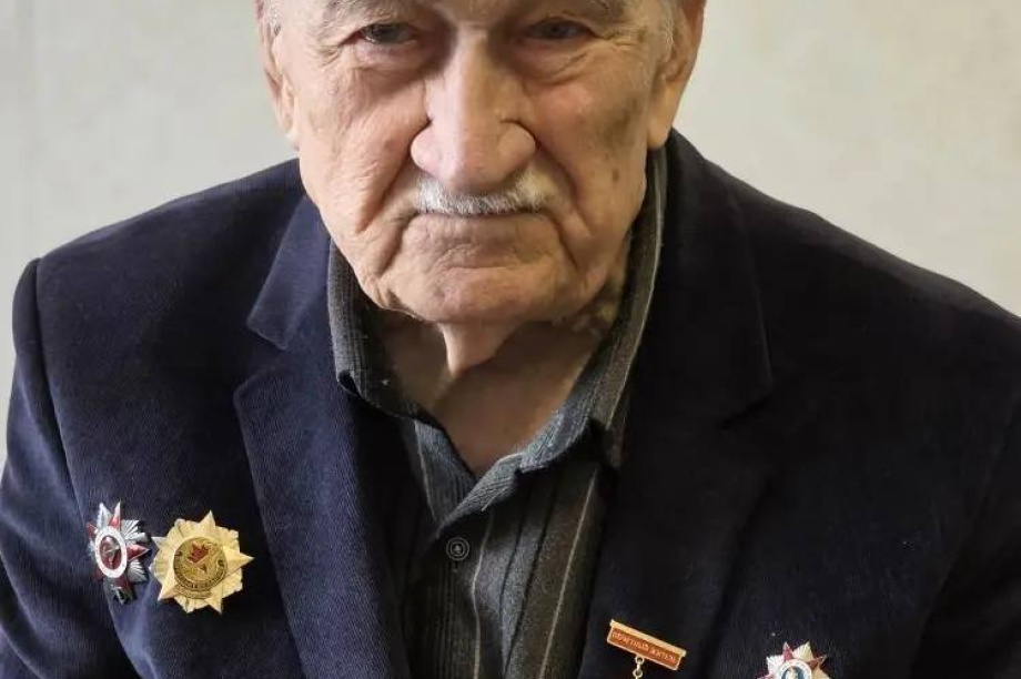 Борис Невзоров передал поздравления участнику Великой Отечественной войны. . Фотография 2