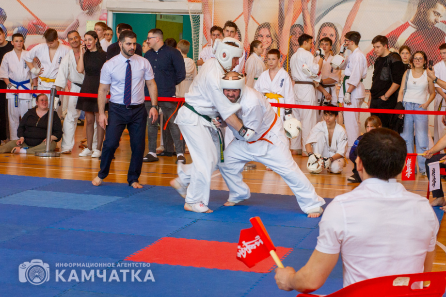 В Петропавловске-Камчатском прошёл чемпионат по киокусинкай памяти Сергея Павленко. Фото: Игорь Сафончик. Фотография 3