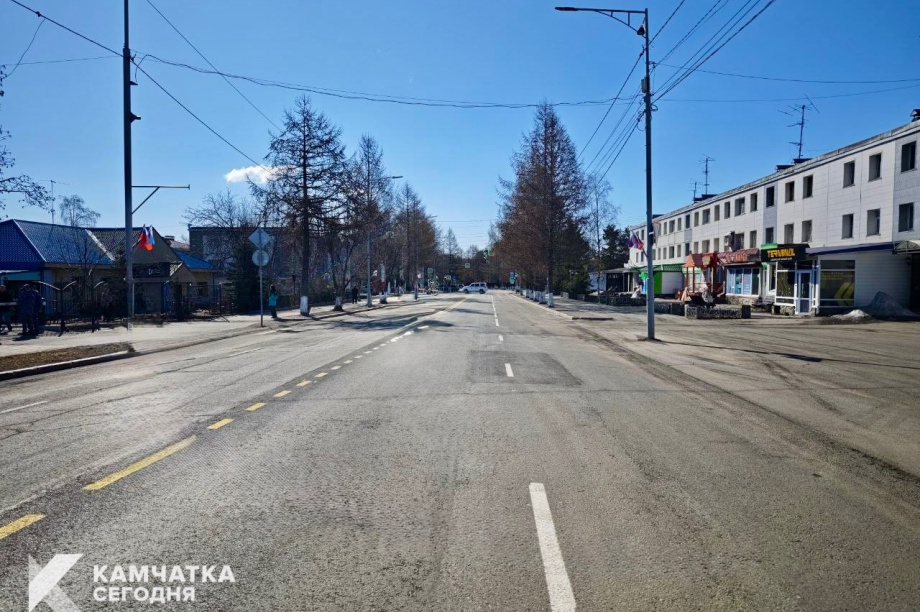 Внимание! В центре Елизова демонтировали пешеходный переход. 