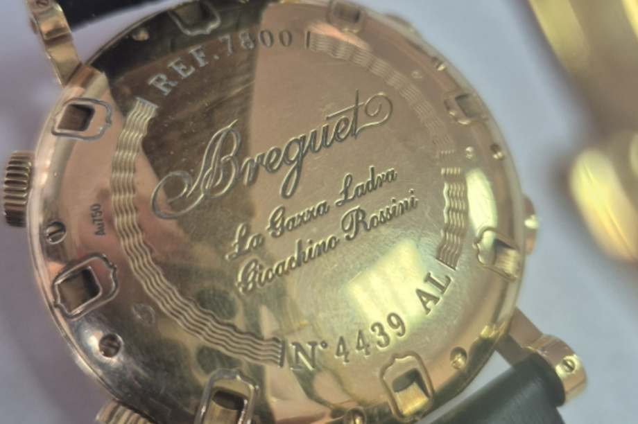 Часы Breguet выставлены на продажу на Камчатке за 2,4 миллиона рублей . Фото организаторов. Фотография 2