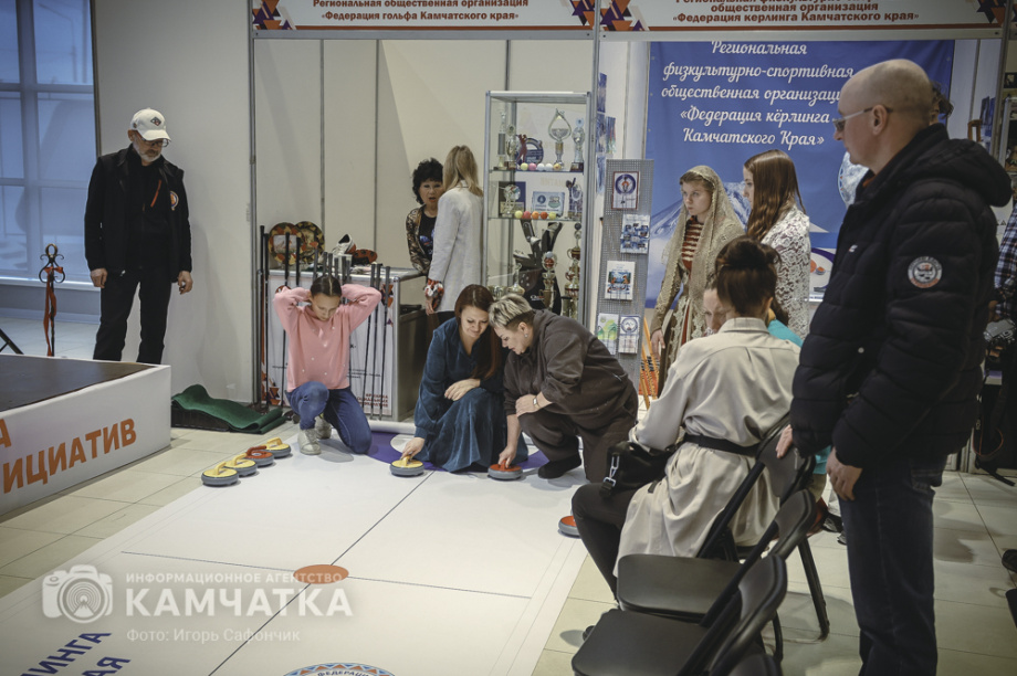 XIV-я Ярмарка социальных инициатив состоялась в Петропавловске-Камчатском (фоторепортаж). Фото: «Камчатка Сегодня» \ Игорь Сафончик. Фотография 43