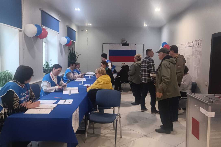 Явка на выборах губернатора Камчатки составила 6,68% к 10:00 первого дня голосования (Фоторепортаж). Фото: ИА "Камчатка", избирательная комиссия Камчатского края. Фотография 30