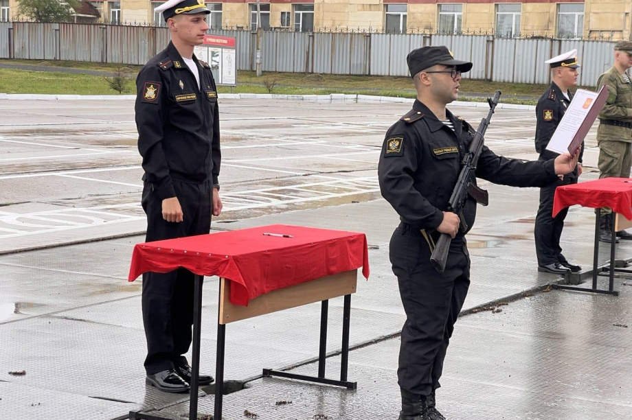 Курсанты военного учебного центра на Камчатке приняли военную присягу. Фото: КГТУ. Фотография 3