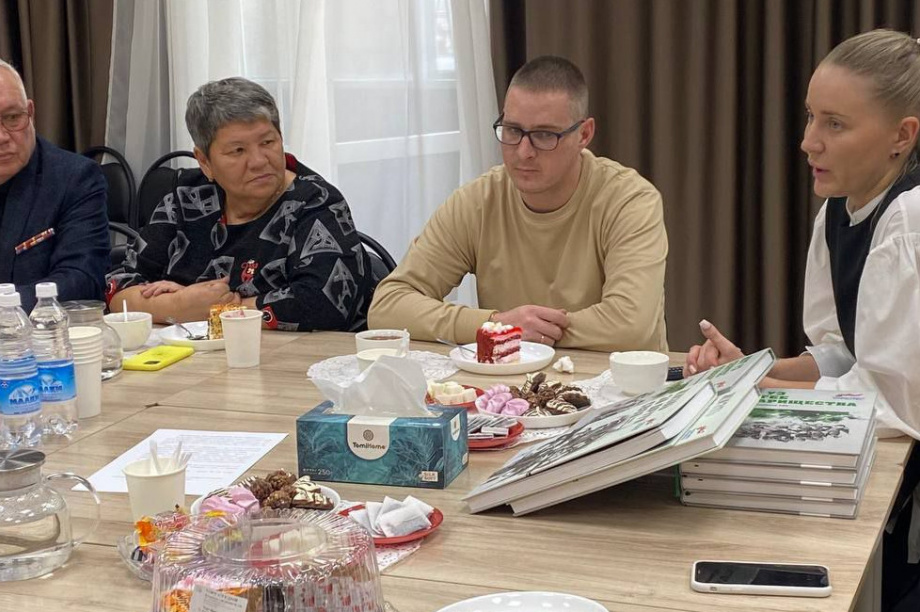 В камчатском фонде «Защитники Отечества»  презентовали сборник рассказов, посвящённых СВО. Фото: фонд Защитники Отечества (Камчатка). Фотография 2