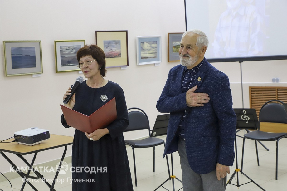 Открытие персональной юбилейной выставки Виталия Шохина «Мой вернисаж» на Камчатке. Фоторепортаж. Фото: Виктор Гуменюк\ИА "Камчатка". Фотография 32