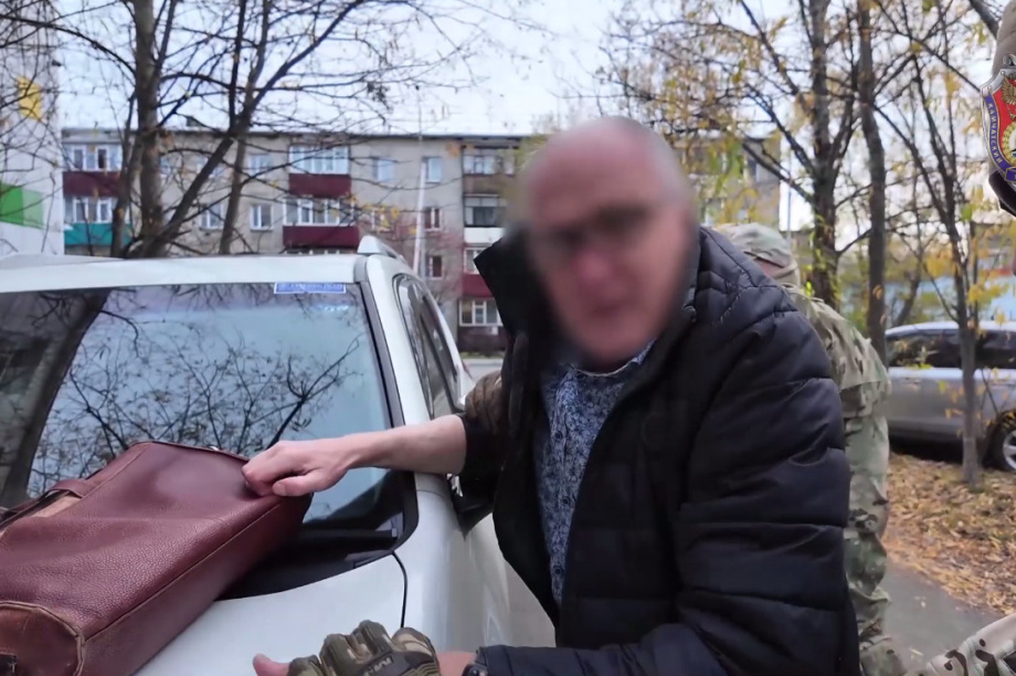 На Камчатке задержан врач, обвиняемый в мошенничестве на 1,6 млн рублей. Фото: УФСБ России по Камчатскому краю. Фотография 4