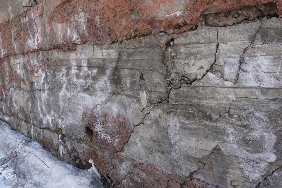 Собственника аварийной стены на Автомобилистов обязали привести её в порядок. Фото: администрация ПКГО. Фотография 3