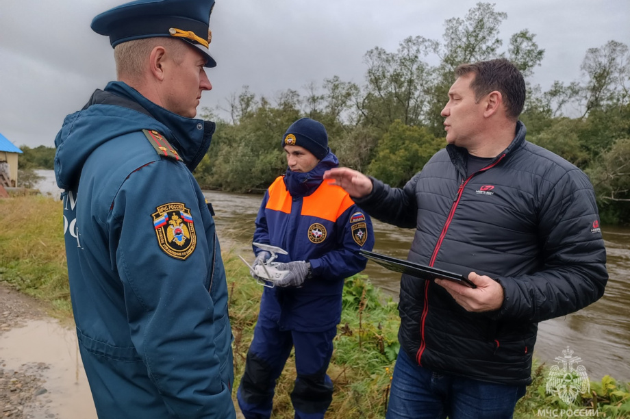 Камчатская река Большая Воровская вернулась в русло — наводнение в Соболево не случилось. Фото: МЧС РФ по Камчатскому краю  . Фотография 2