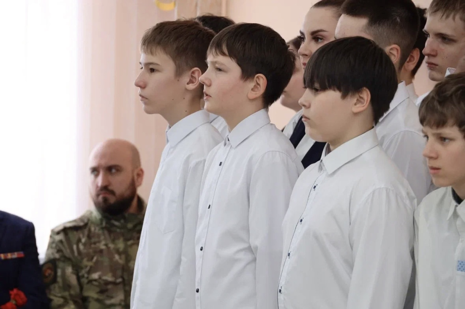 Парту Героя Сергея Яковлева открыли в камчатской школе. Администрация Елизовского МО. Фотография 3