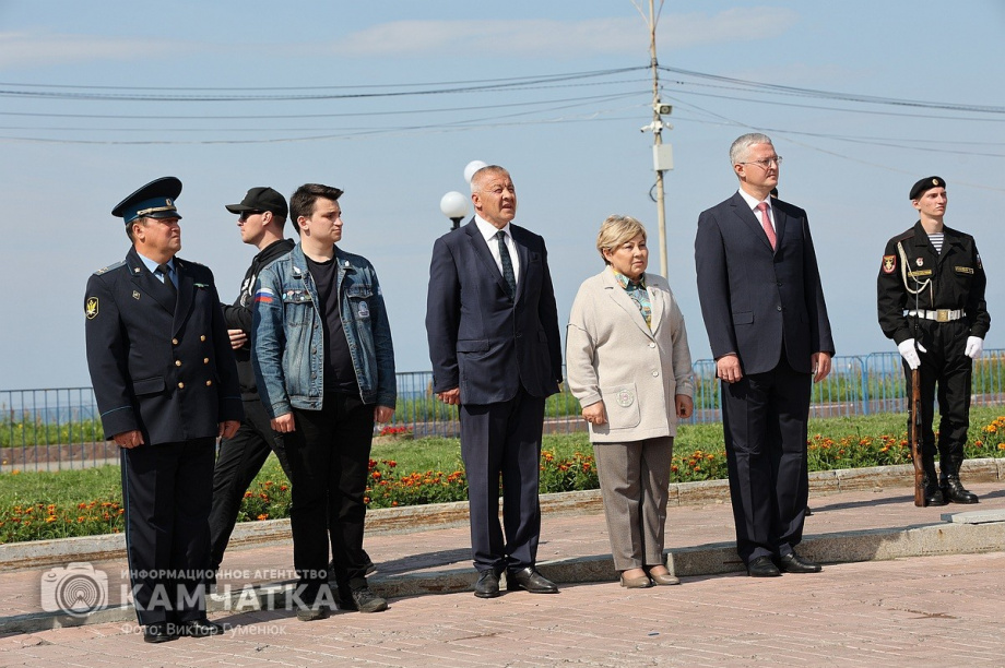 Триколор на главной площади Петропавловска-Камчатского - главный герой и триумфатор  . Фото: ИА «Камчатка» \ Виктор Гуменюк. Фотография 14