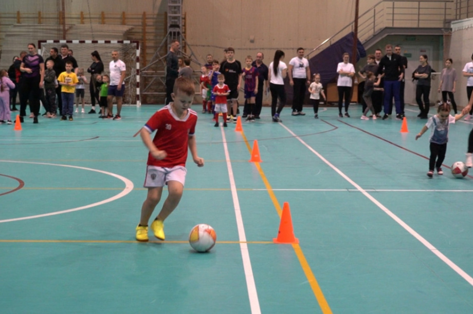 Эстафета «Сильные папы — крепкие семьи» состоялась в Елизове. Фото: kamgov.ru. Фотография 3