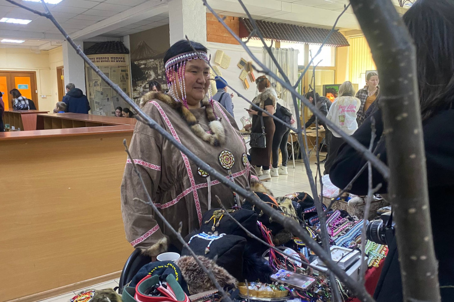 Гостей корякского праздника “Хололо” на Камчатке угостили национальными деликатесами. Фото: тг-канал "Камчатский Север". Фотография 1