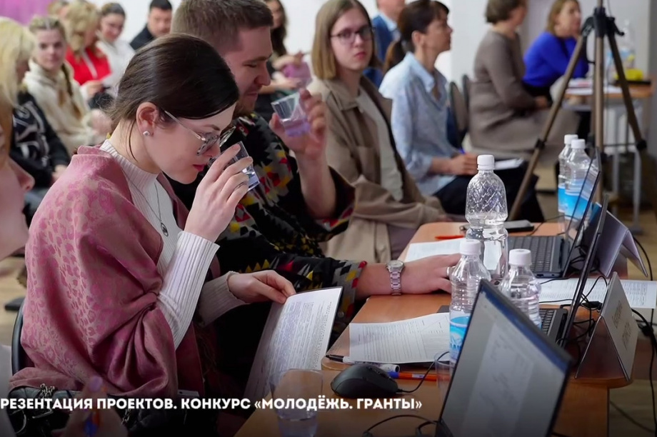 В Петропавловске-Камчатском прошла защита проектов в рамках городского конкурса «Молодёжь. Гранты». Фото организаторов. Фотография 17