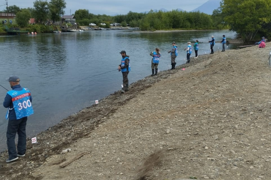 60 жителей Камчатки боролись за звание лучших рыбаков. Фото: vk.com/frskam. Фотография 5