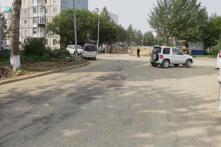 Власти Петропавловска проверили ход ремонта сетей на улице Фролова после жалоб жителей. Фото: Администрация ПКГО. Фотография 2