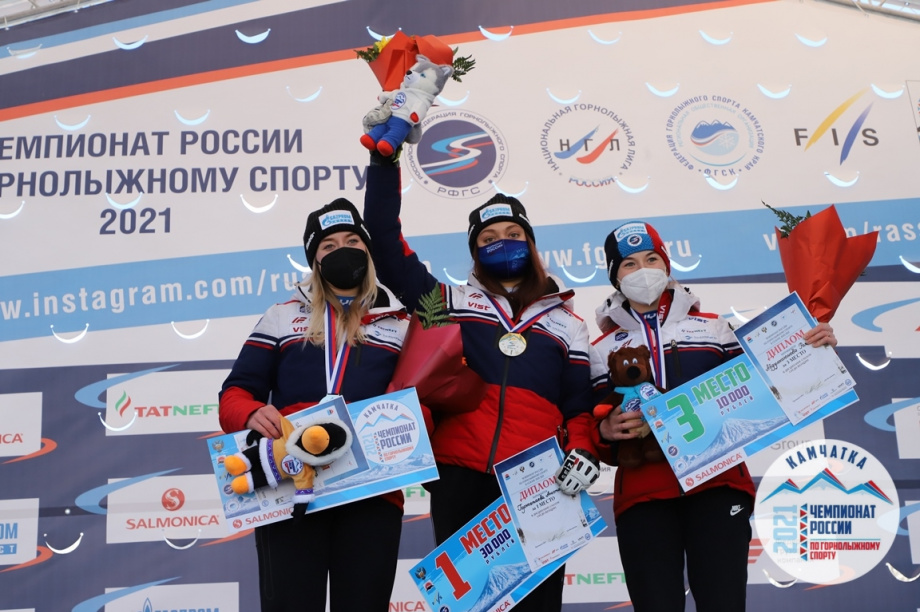 Слалом на Морозке: чемпионат России по горнолыжному спорту. Фото: Виктор Гуменюк / информационное агентство "Камчатка". Фотография 98