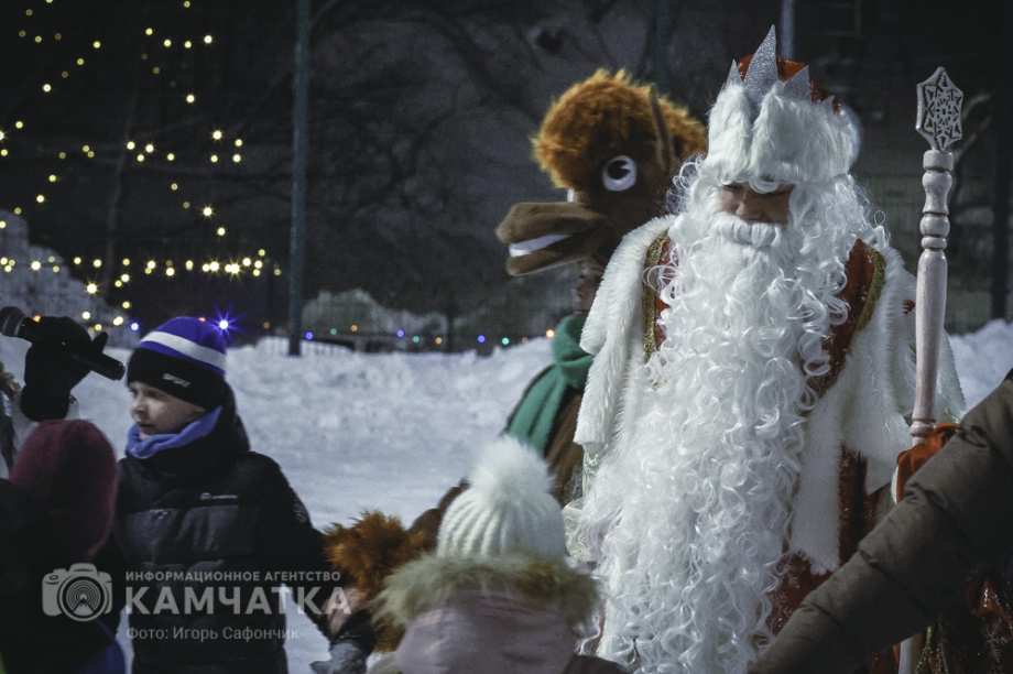 В столице Камчатки открылись катки (фоторепортаж). Фото: «Камчатка Сегодня» \ Игорь Сафончик. Фотография 7