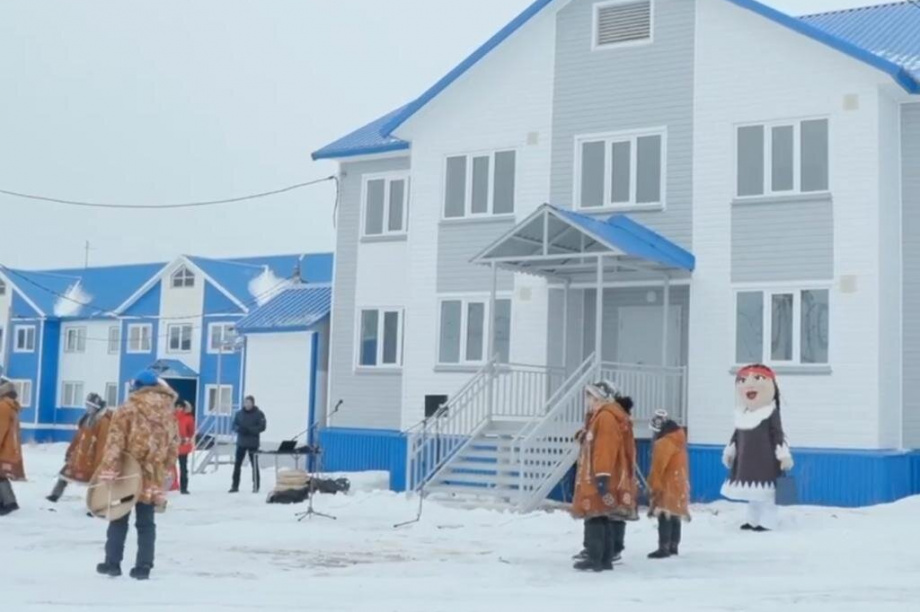 Шесть камчатских семей отмечают новоселье в селе Тиличики. фото: telegram Владимира Солодова